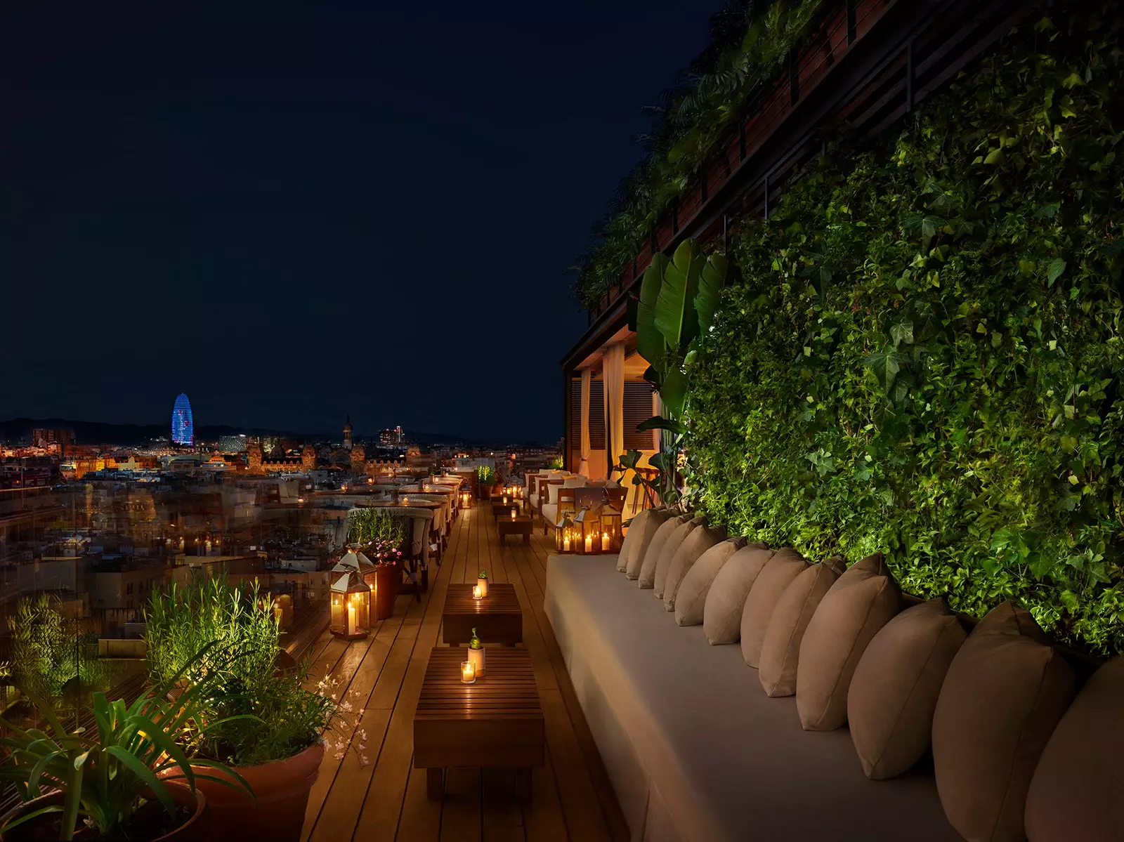 The Roof Bar Night A Barcelona EDITION