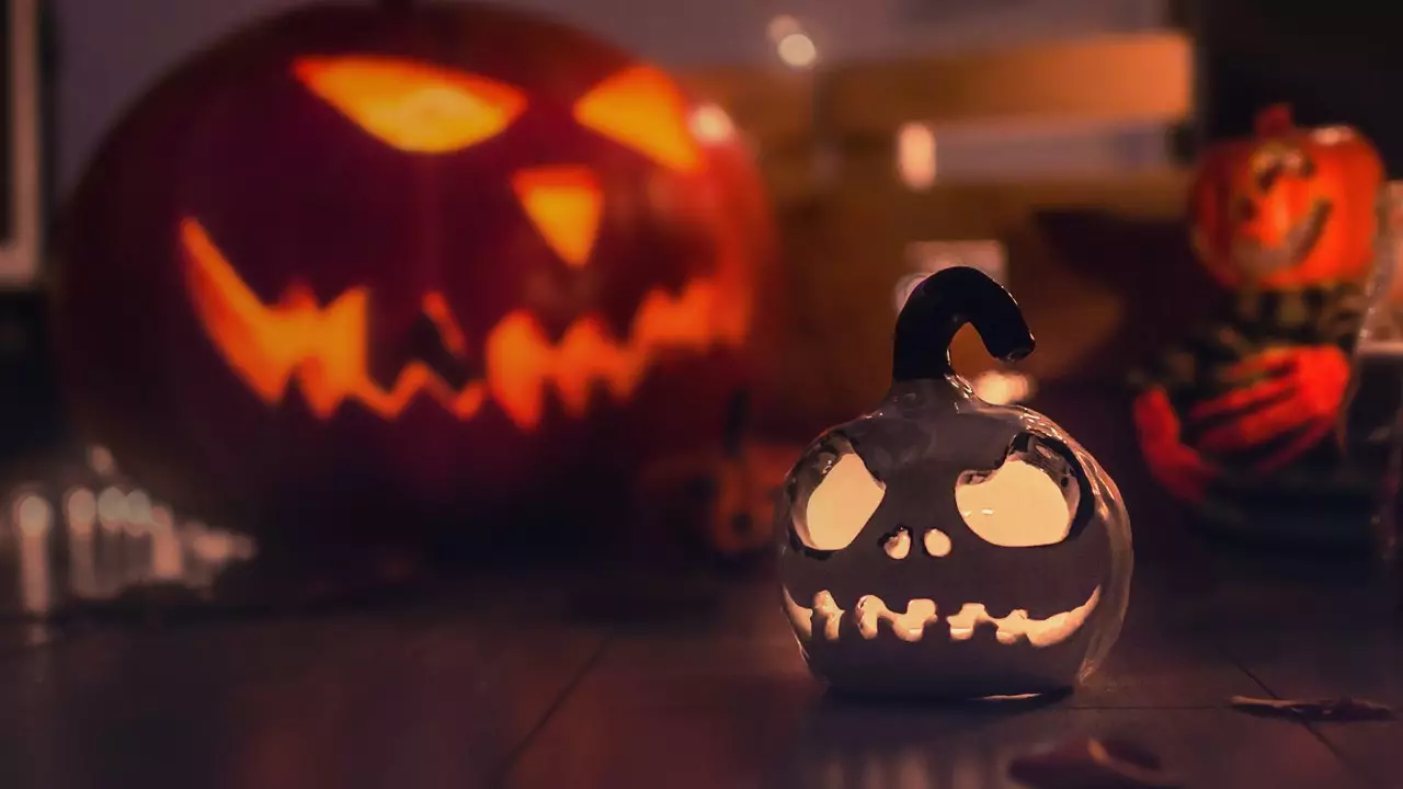 10 ideat biex iżejnu d-dar tiegħek f'Halloween