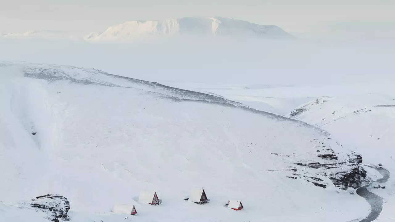 Hotel lives: Páll Gíslason and Arnfr ur Gísladóttir, people of the hill