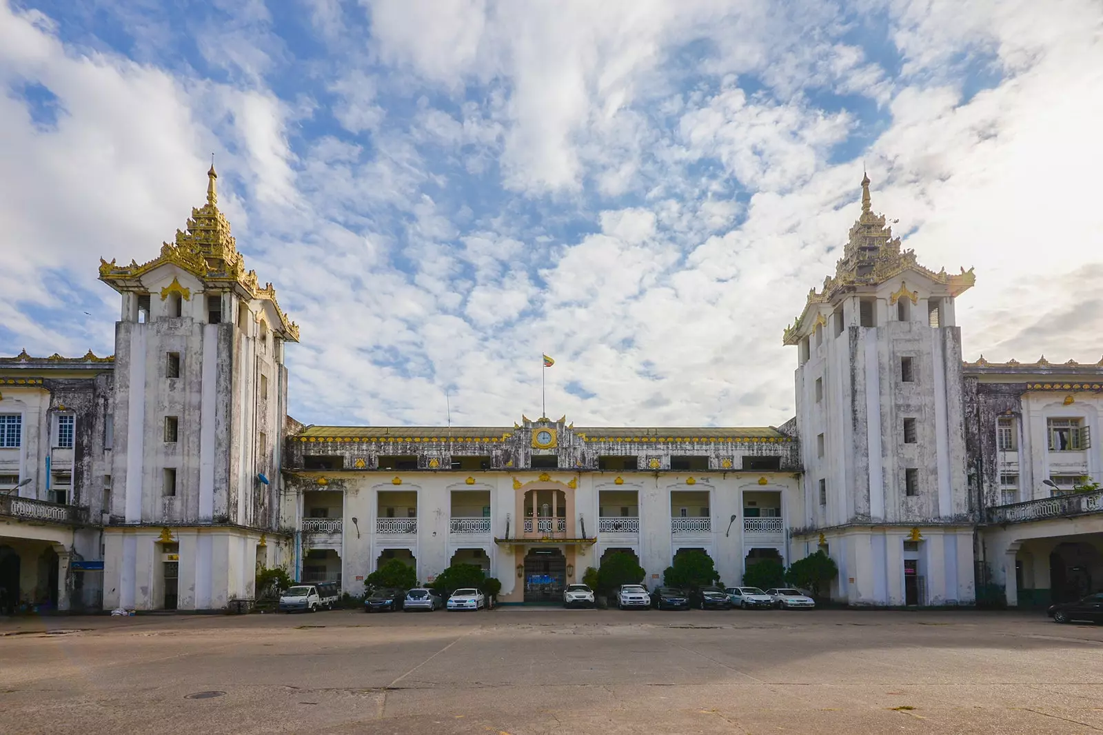 Yangonin päärautatieasema