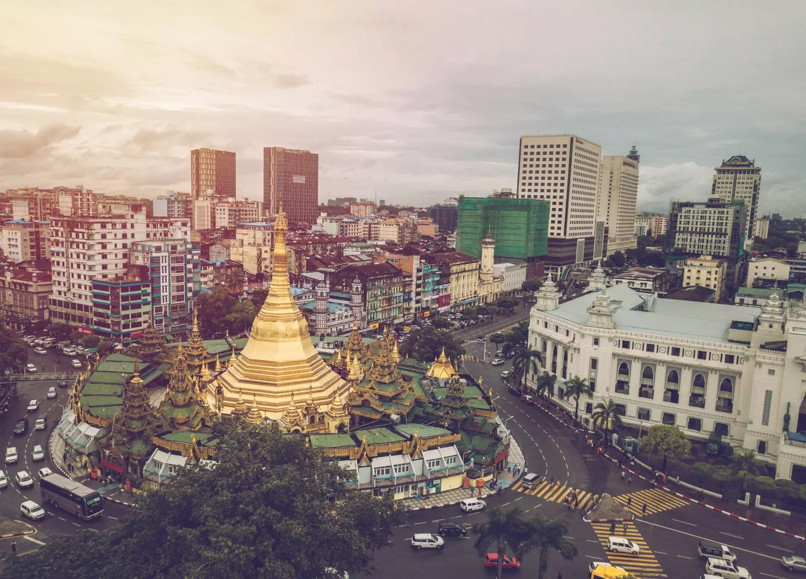 Eau de Yangon yra kolonijinė senovės Mianmaro sostinės esmė