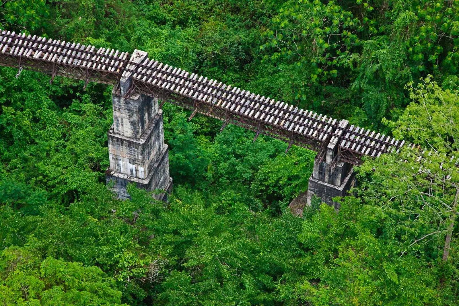 Das Gokteik-Viadukt mit dem Zug ist ein Muss in Myanmar