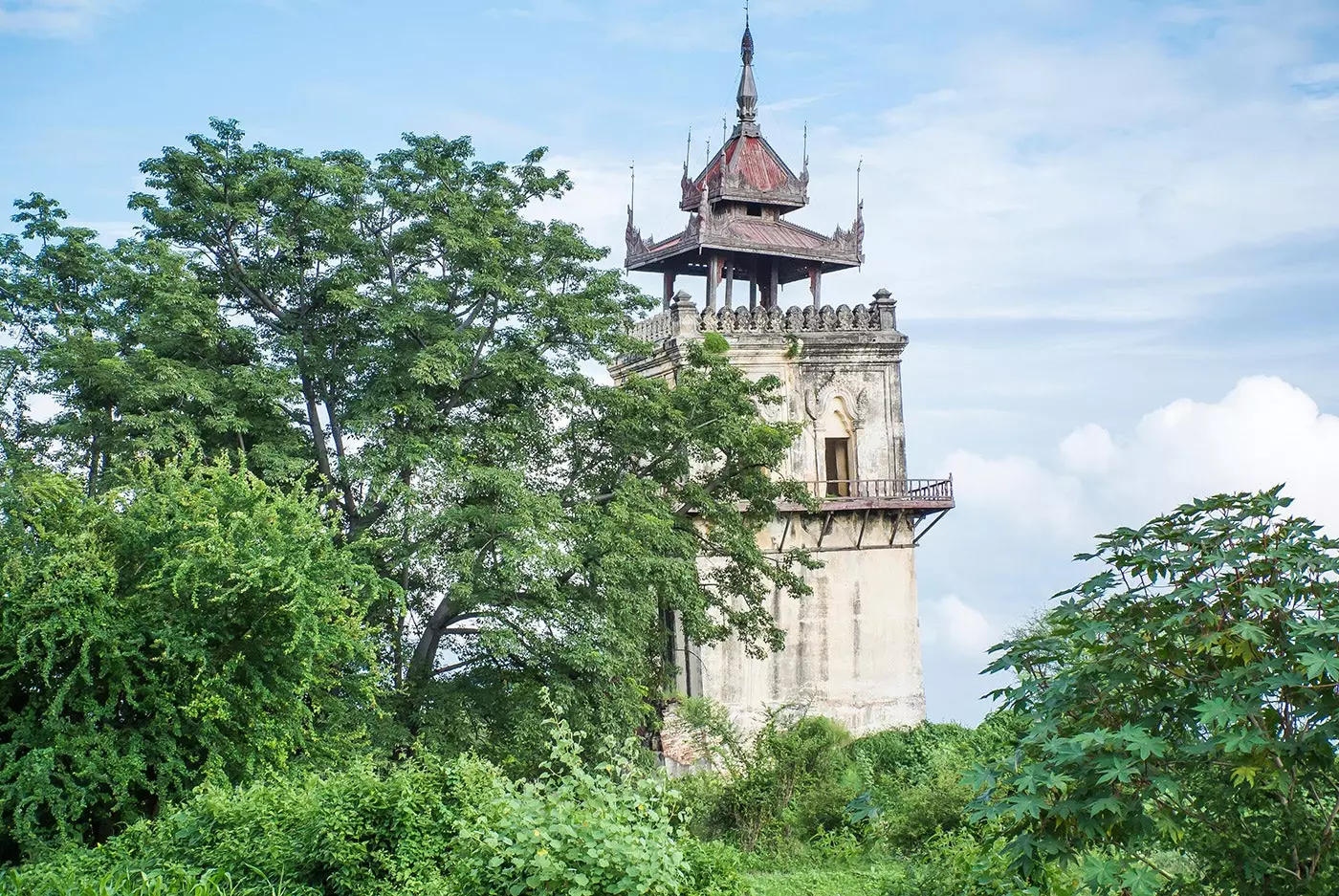 Tour penchée de Nanmyin