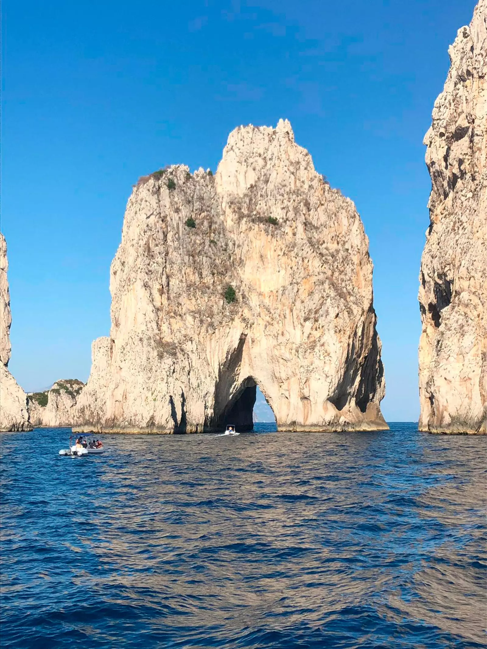 Un tuffo in calette spettacolari