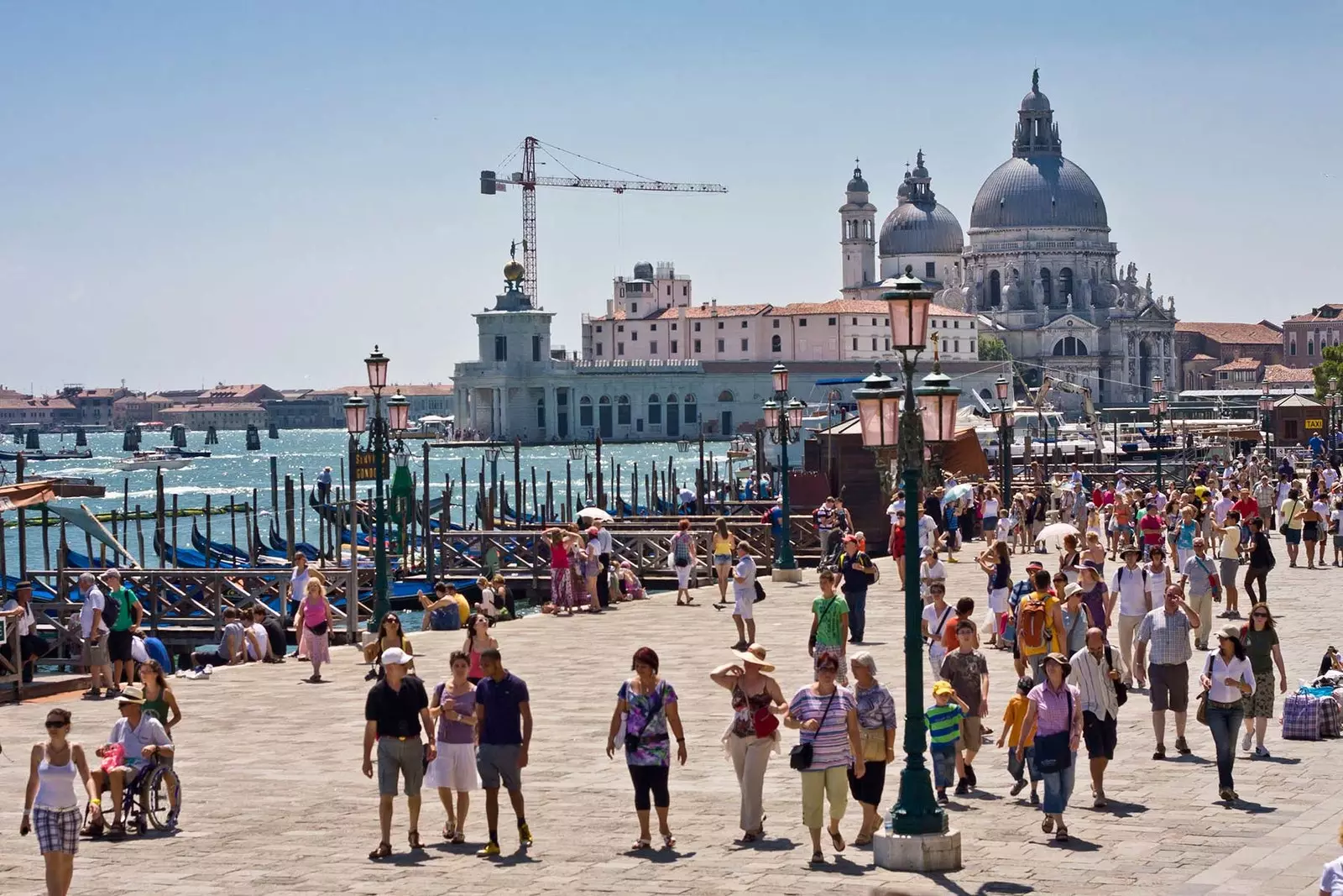 Venezia inizia la sua crociata contro il fast food