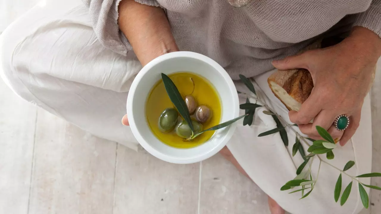 Evooleum 2021 Guide: the best extra virgin olive oils in the world