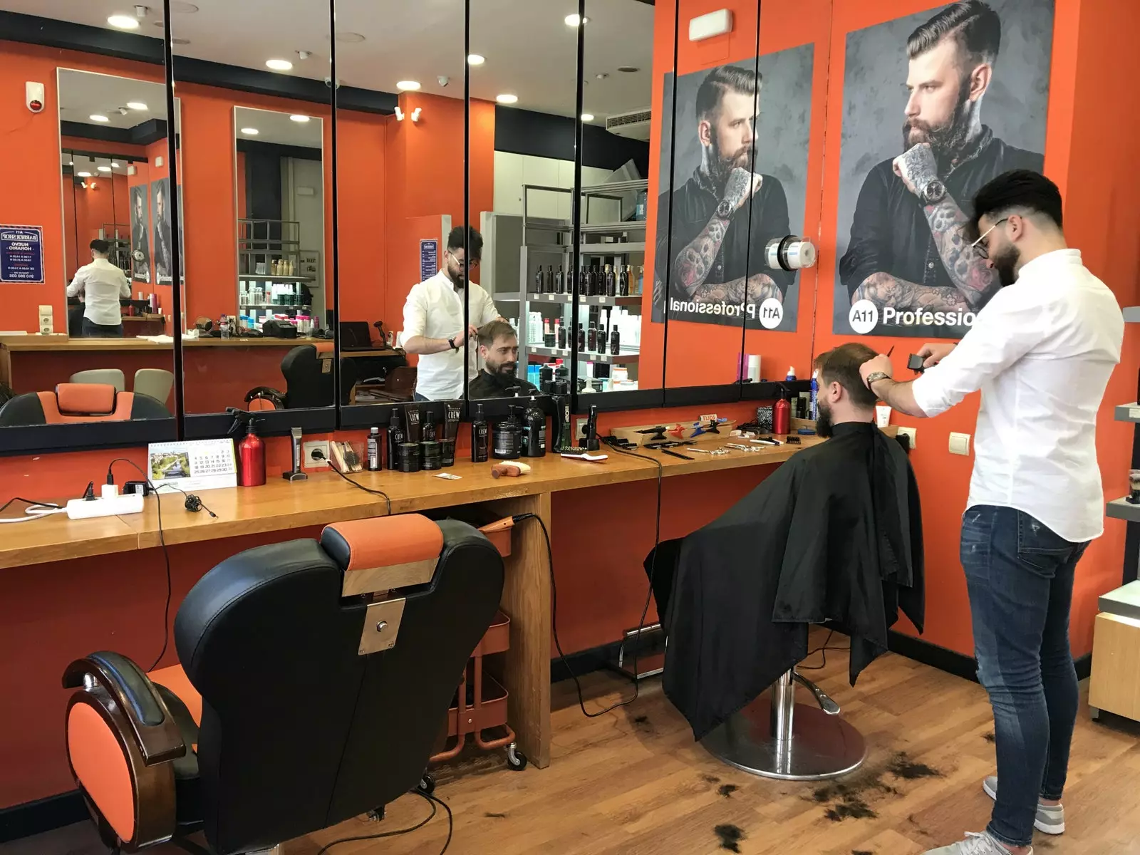 Kujdesi për meshkuj në Barber Shop A11.