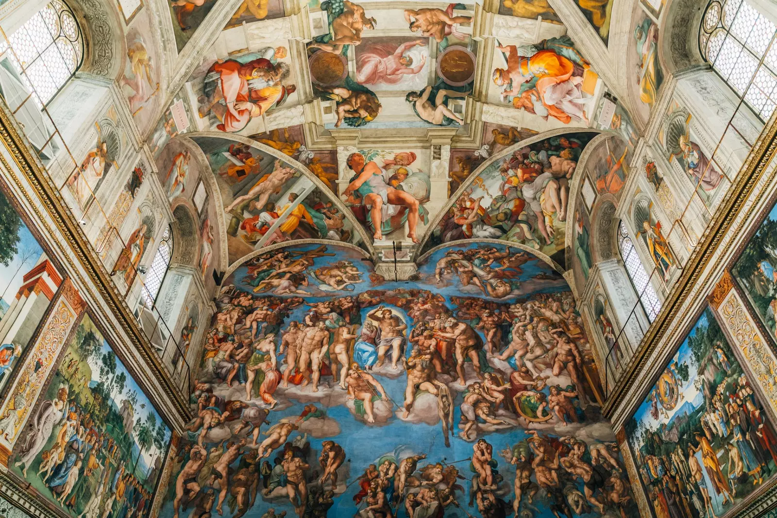 Trường học của Raphael là tác phẩm của Michelangelo ở Rome.