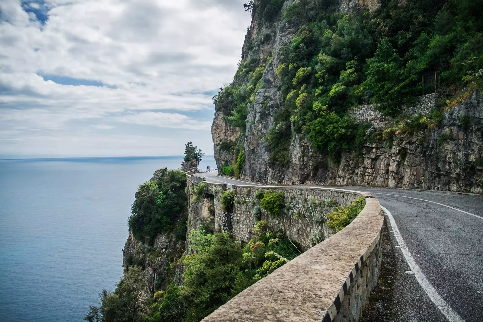 Amalfi cesta