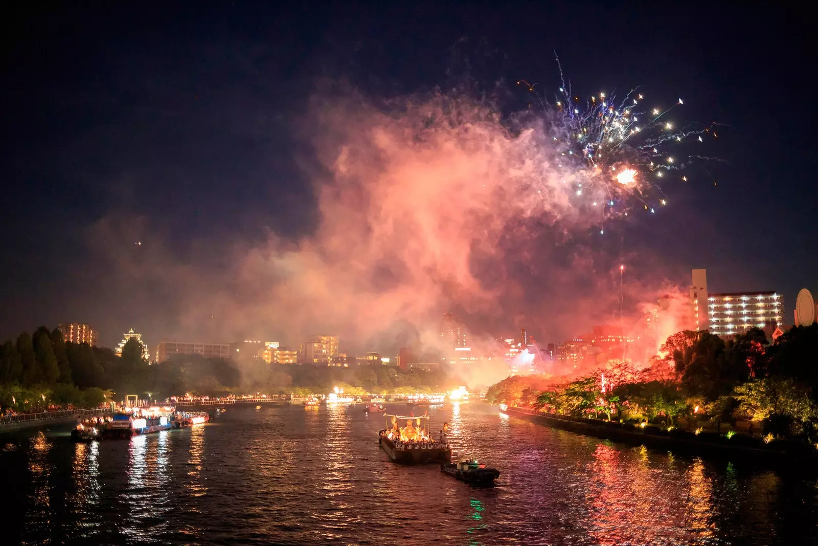 Osakos Tenjin Matsuri fejerverkai