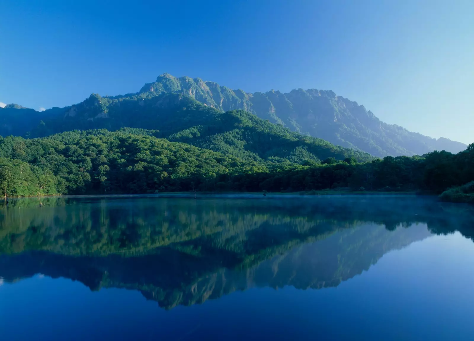 lacul oglindă