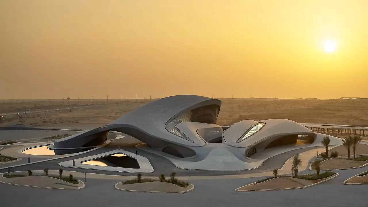 Zaha Hadid Architects thiết kế một tòa nhà hình đụn cát ở Sharjah