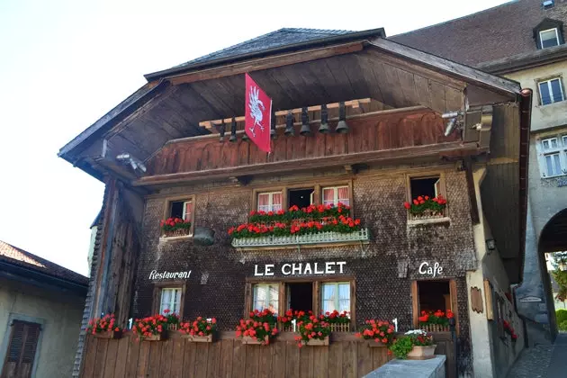 Le Chalet eat Switzerland