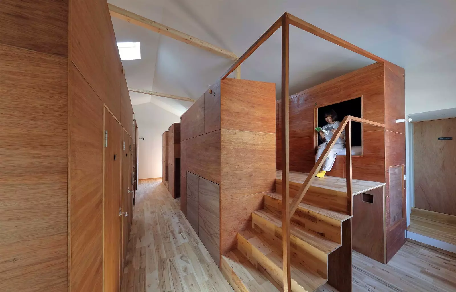 capsule hostel kyoto sui alphaville architects