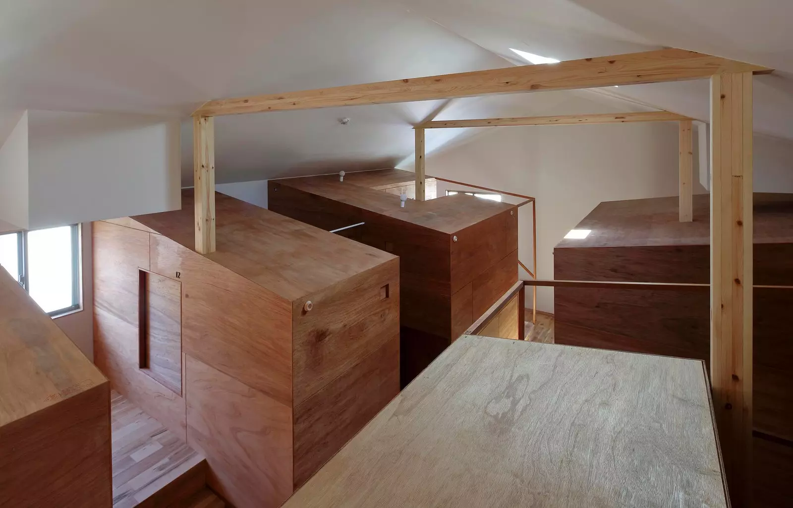 capsule hostel kyoto sui alphaville arkitektar