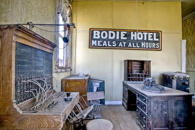 Un hotel a la ciutat abandonada de Bodie California