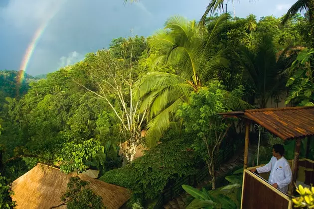 Ліфт готелю Hanging Gardens