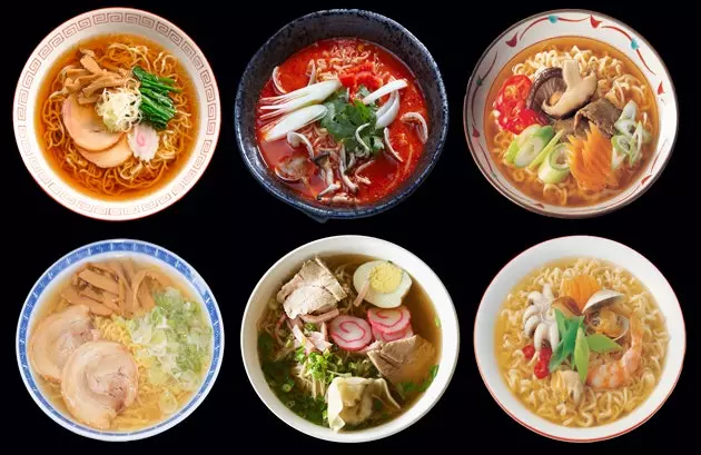 Ramen adalah sup yang dimakan dengan sendok dan sumpit.