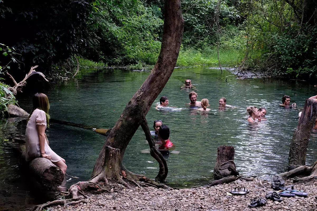 Kolam tersembunyi Pai