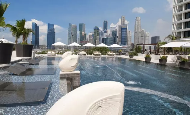 Swimming pool at the Mandarin Oriental Hotel