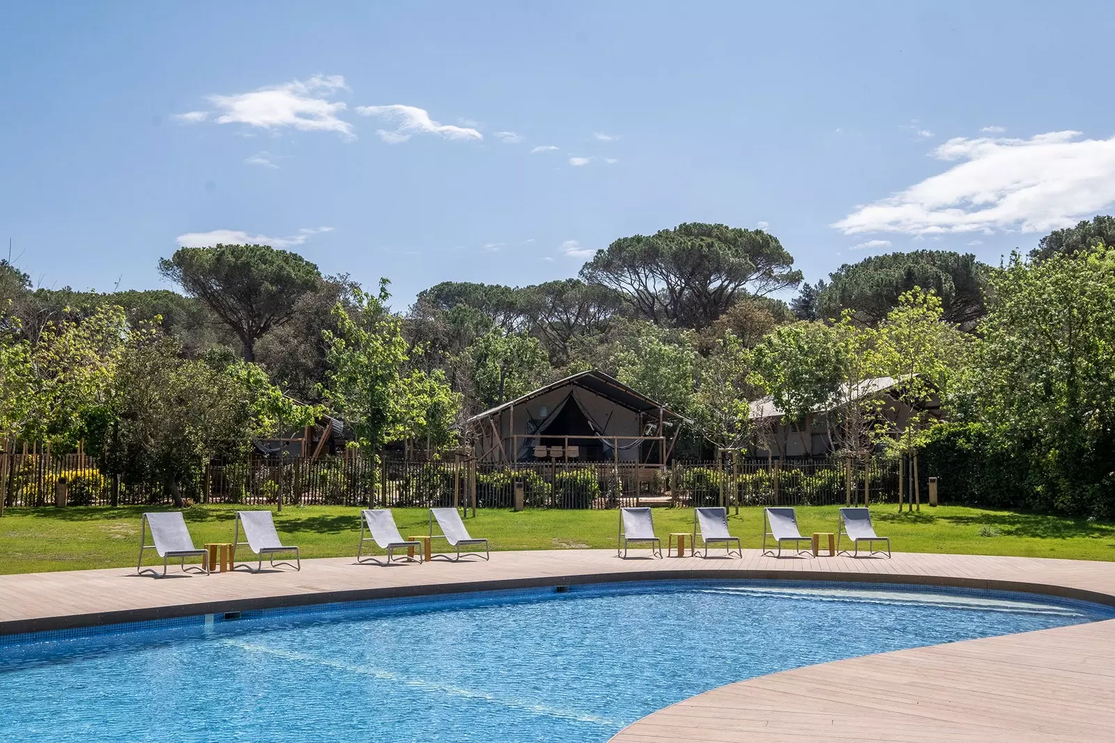 Piscina do WeCamp Santa Cristina em Empordà