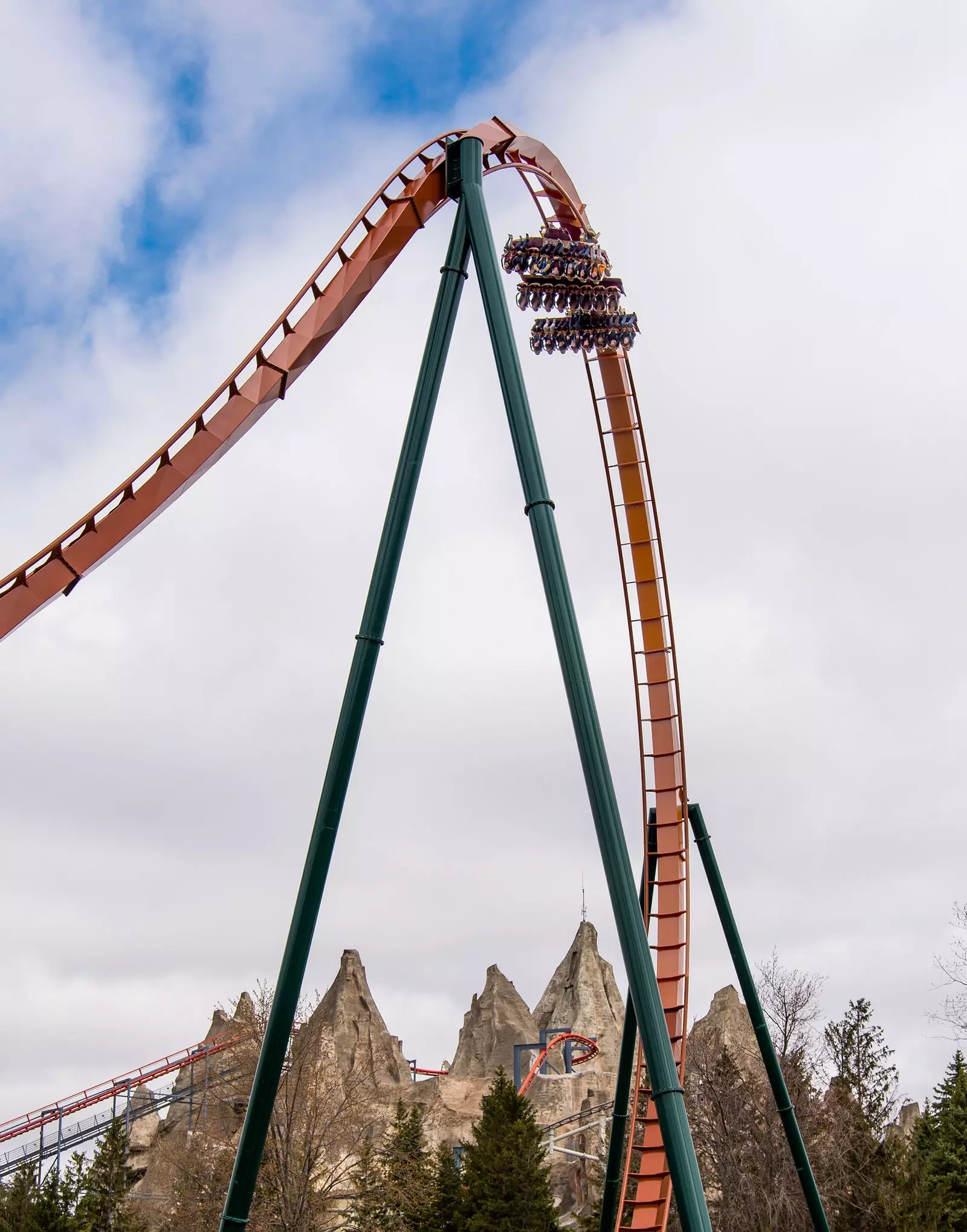 Canada Debuts World's Tallest, Longest, Fastest Vertical Drop Roller Coaster