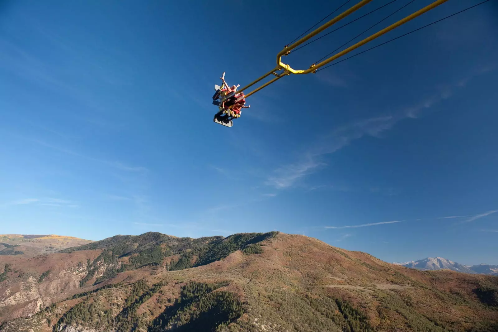 Giant Canyon Swing b'fhéidir an luascadh is suntasaí ar domhan