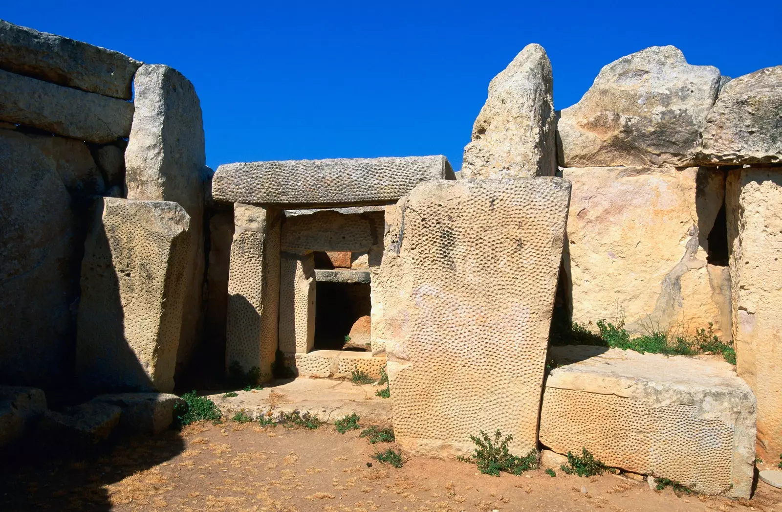 Trilithon în complexul templului Mnajdra din Malta.