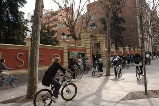 Cu bicicleta în Madrid