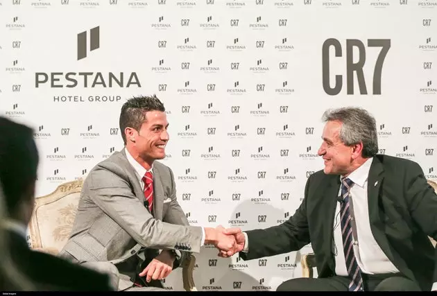 Cristiano Ronaldo na Dionisio Pestana