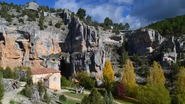 Electromagnetic Soria, tourism with a pendulum