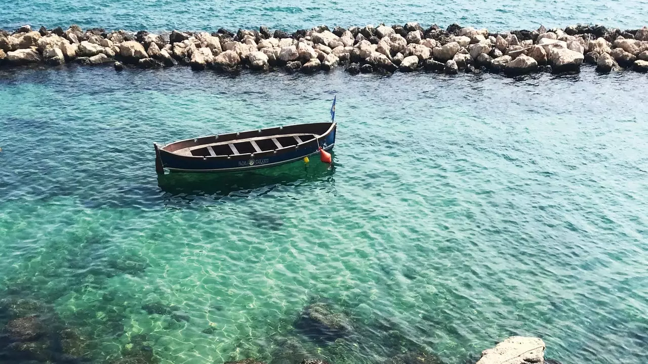 Μη μιλάς για την Απουλία