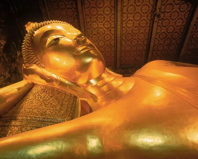 Close-up of the reclining Buddha at Wat Pho