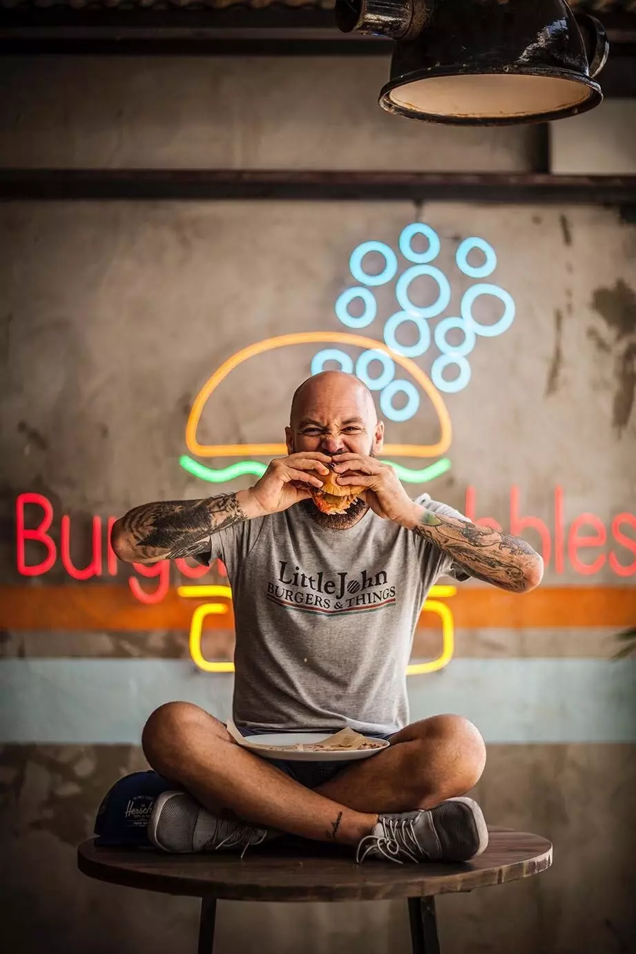 Juan Ruiz Henestrosa du sommelier d'Aponiente à l'ouverture d'un restaurant gastronomique de hamburgers à Rota.