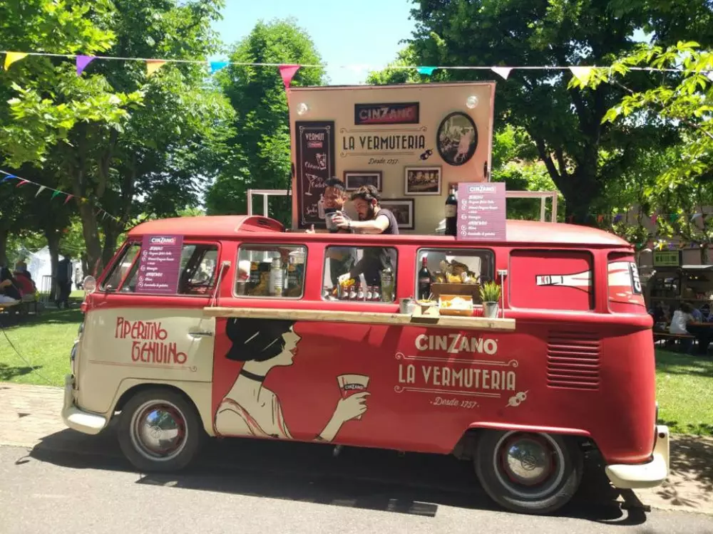 Wie viele Wermutsorten in einen Foodtruck passen, erfahren Sie bei Come y Calle.