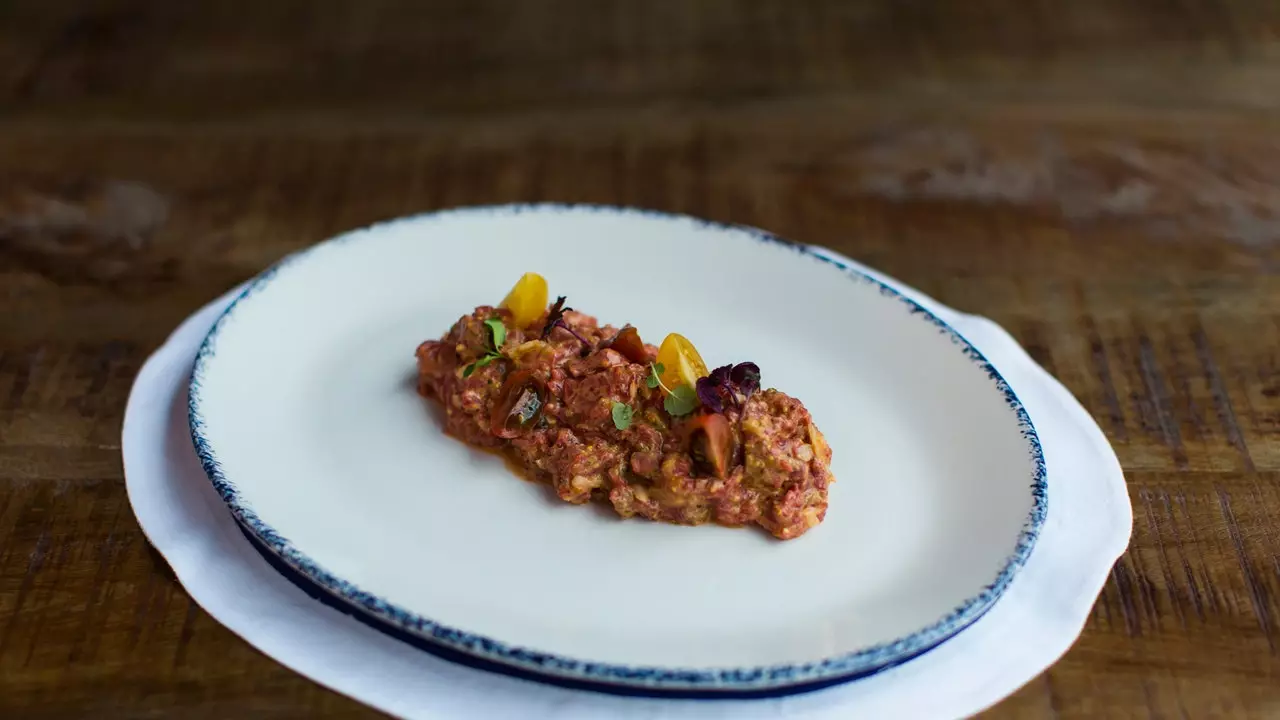 Haches, një restorant me ushqim deti ku mund të hani një tartar të mirë bifteku