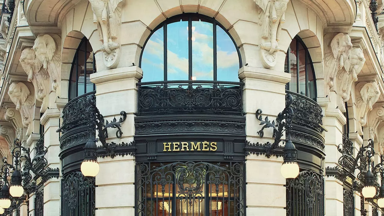 Il-lussu kbir huwa oranġjo: il-boutique Hermès tiftaħ fil-Galería Canalejas