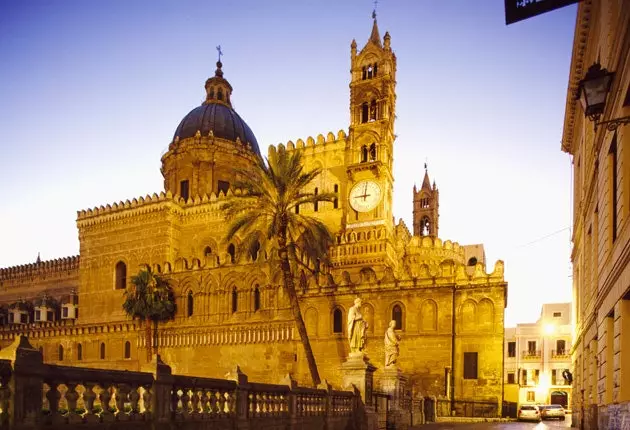 Ce n'est pas la cathédrale bien sûr