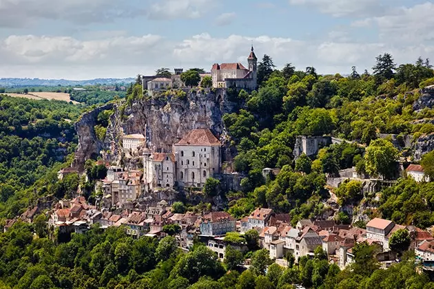 Rocamadour သည် ပြင်သစ်ကျောက်မျက်ရတနာဖြစ်သည်။