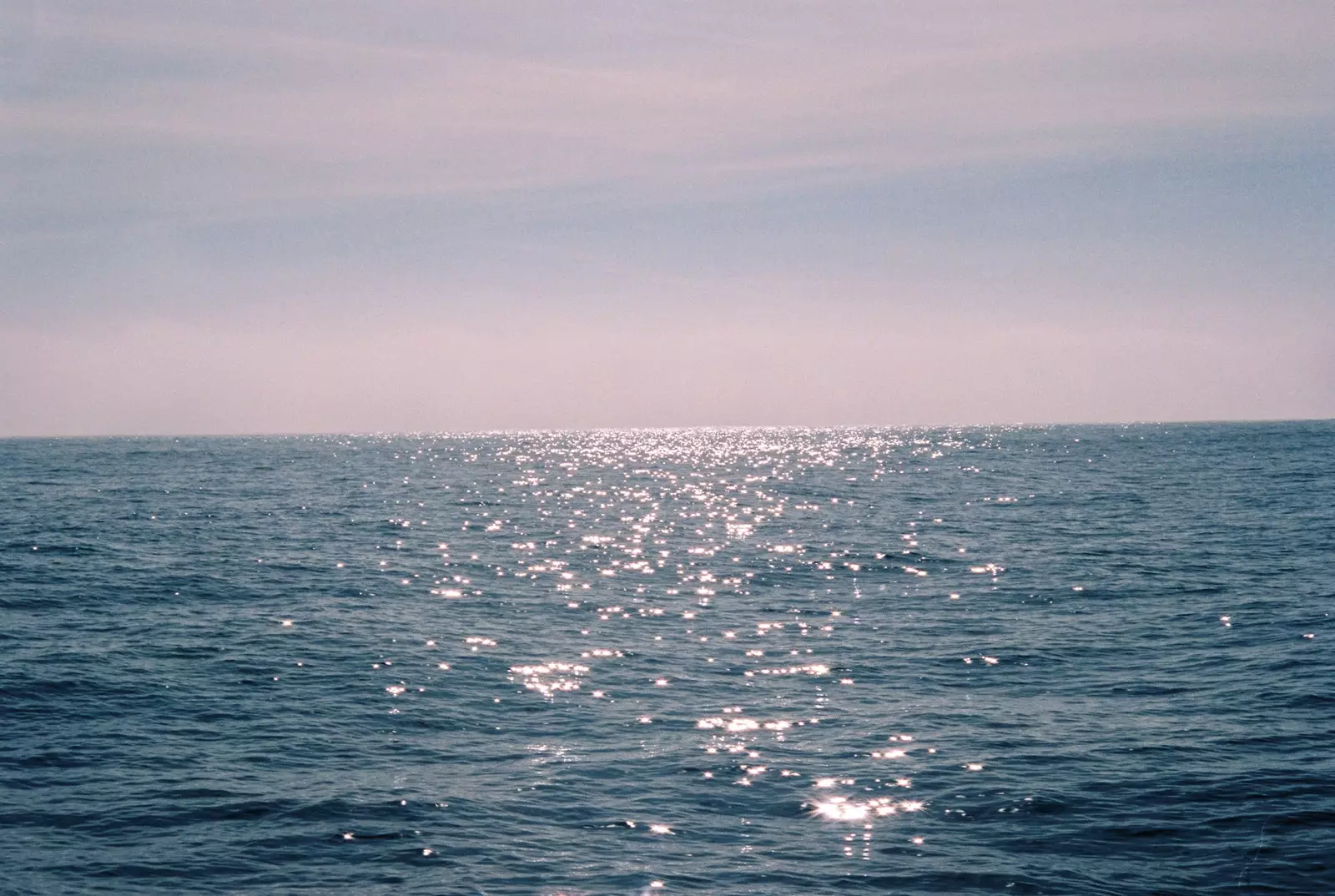 De Middellandse Zee aan de kust van Barcelona