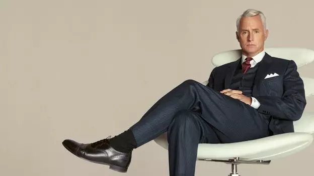 Hoe zich te gedragen zoals God het bedoeld heeft (dat wil zeggen, zoals Roger Sterling) tijdens een zakenlunch?