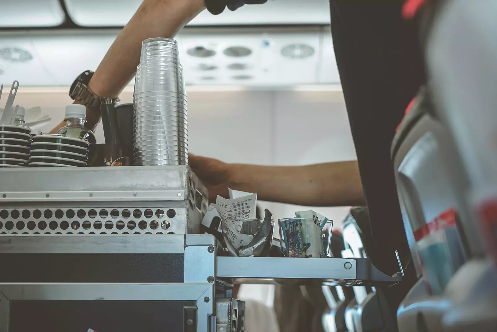 Pourquoi il ne faut pas commander de café dans un avion