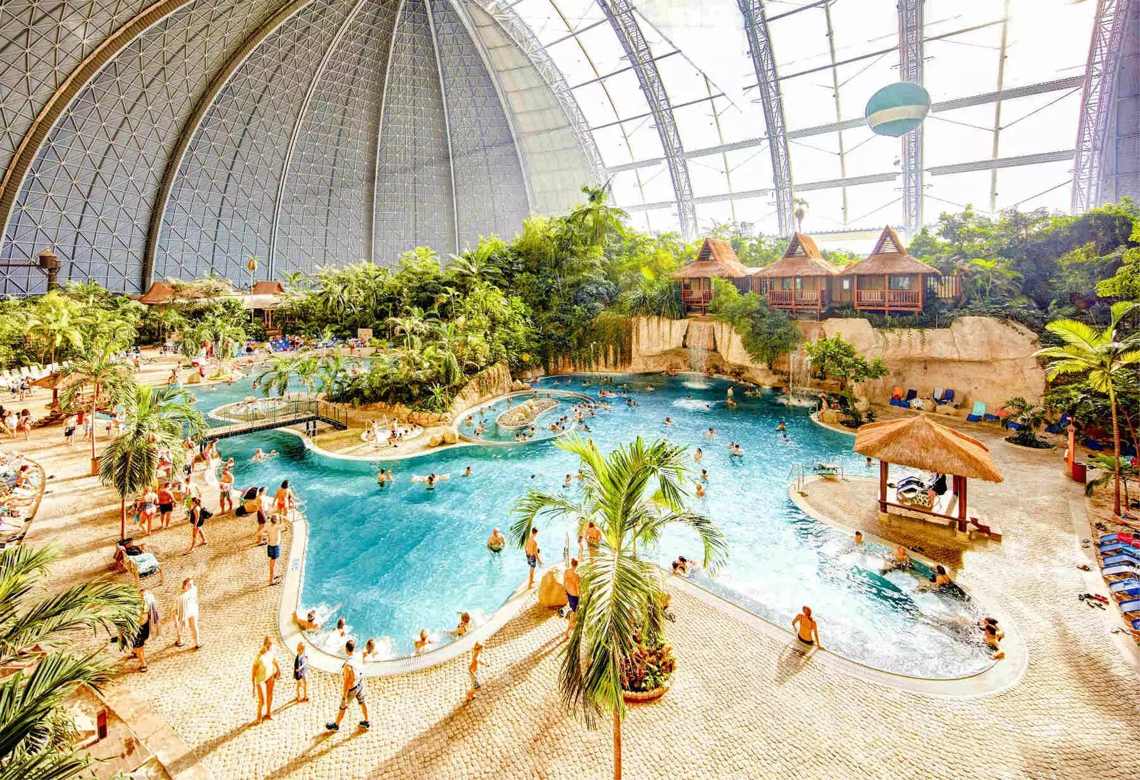 Tropical Islands wahrscheinlech de verrécktste Waasserpark an Europa