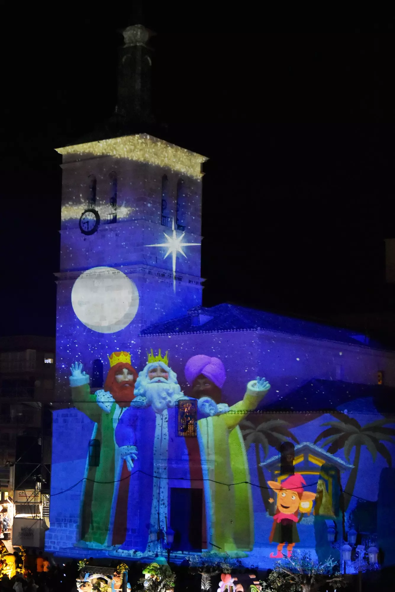 Video mapping fuq il-faċċata tal-knisja