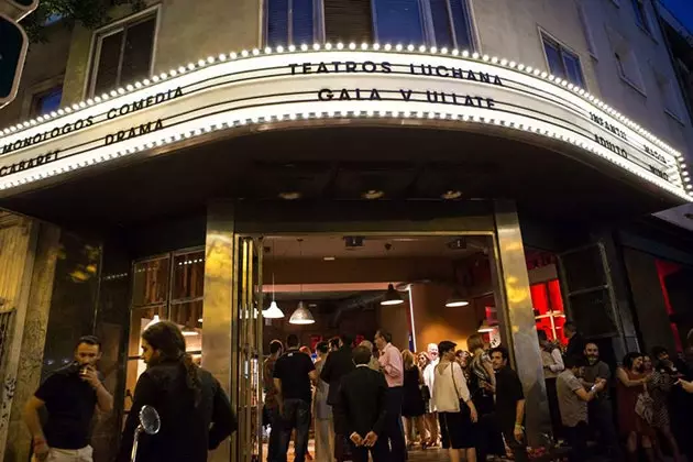 Iċ-ċinema antiki Luchana f'Madrid issa huma teatru interessanti ħafna