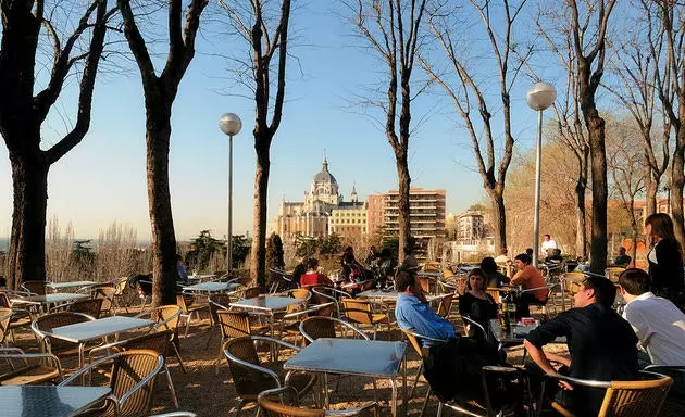 San Isidro'da ve Vistillas'a Güvercin.