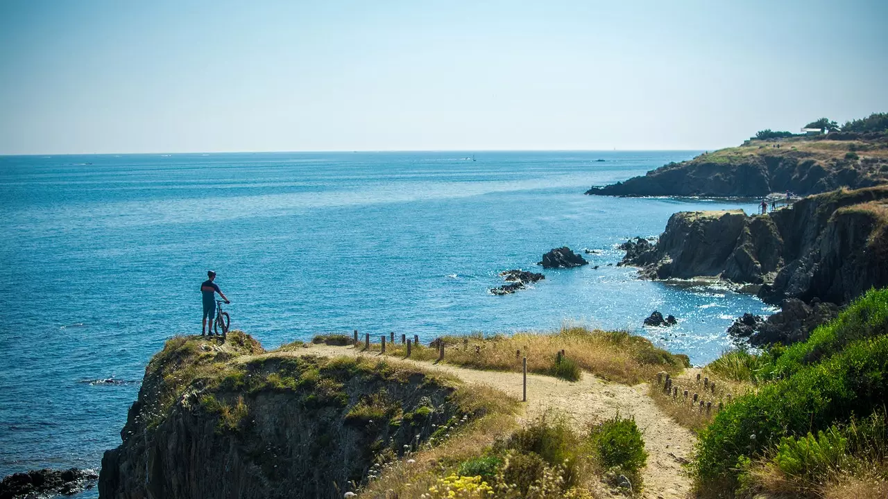 Argelès-sur-Mer, an áit íontach a choinníonn cuimhne na dteifeach poblachtánach beo