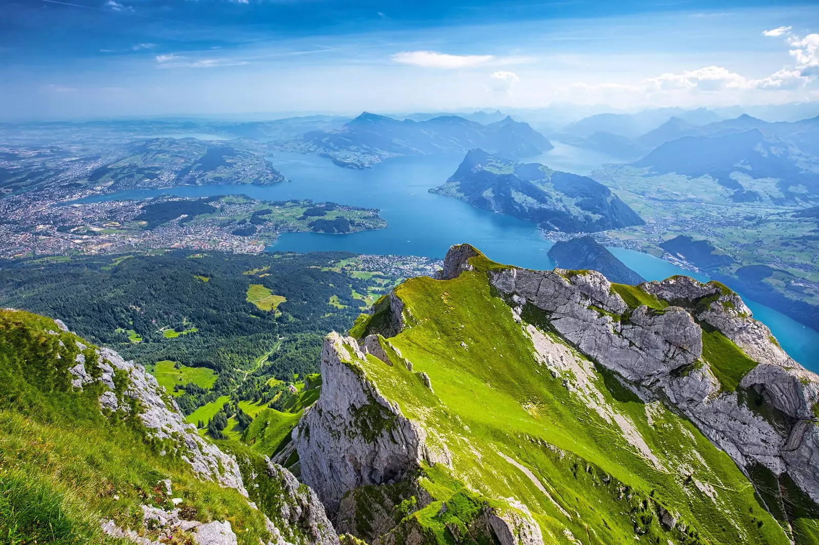 Por água, terra e ar, a fantástica aventura de subir e descer do Monte Pilatus