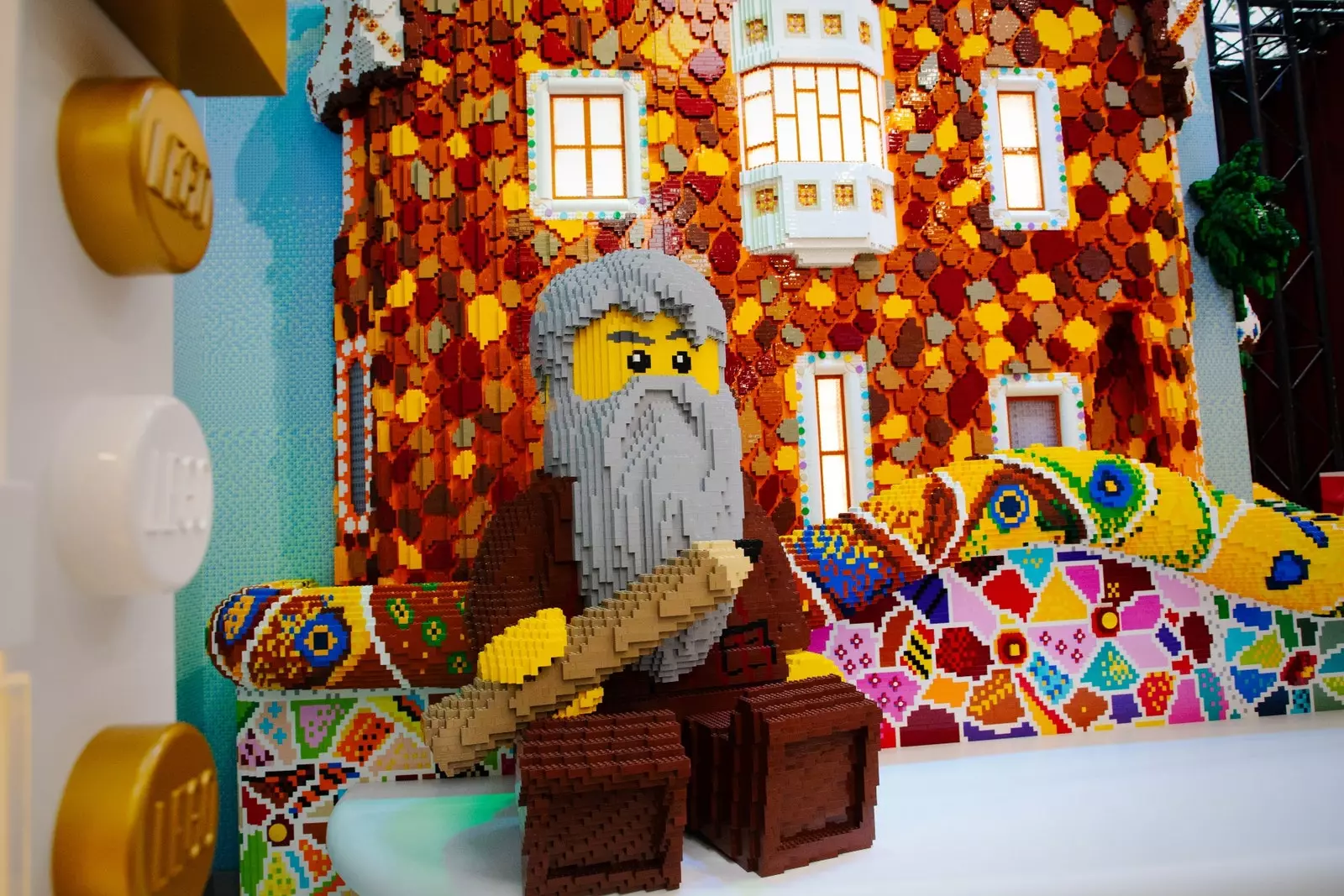 Gaudí e Lego.