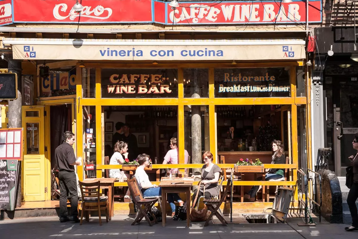 Ne 5th Avenue kadar ünlü ne de Chinatown sokakları kadar anonim